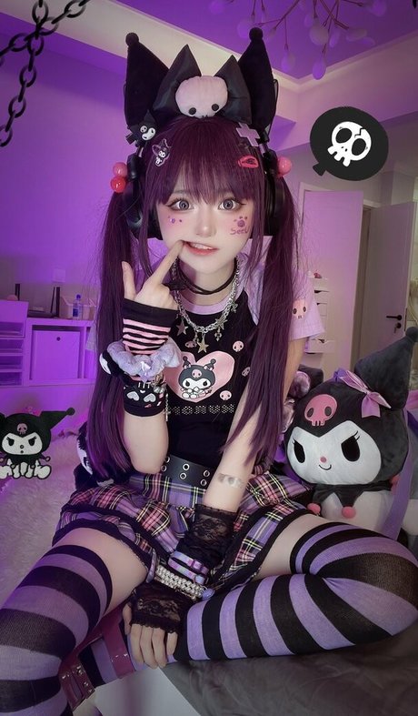 SeeU Cosplay hot actress galleries