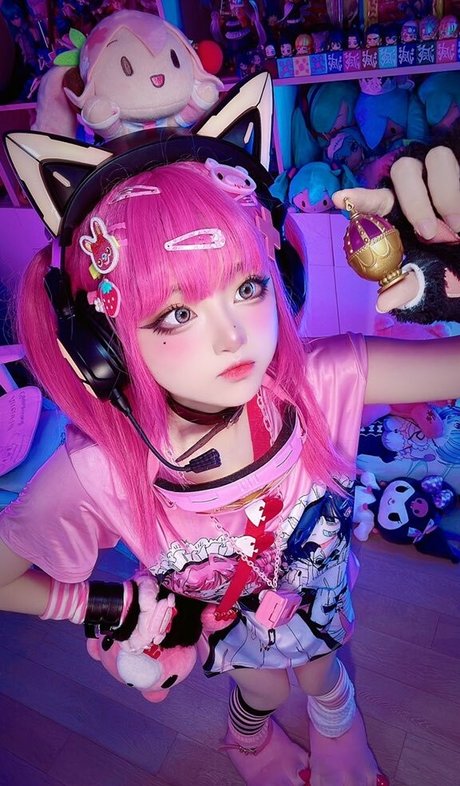 SeeU Cosplay star sex galleries