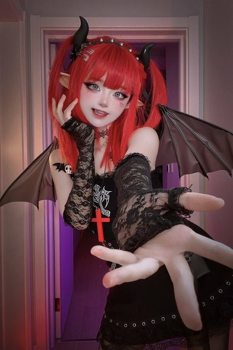 SeeU Cosplay star xxx photo