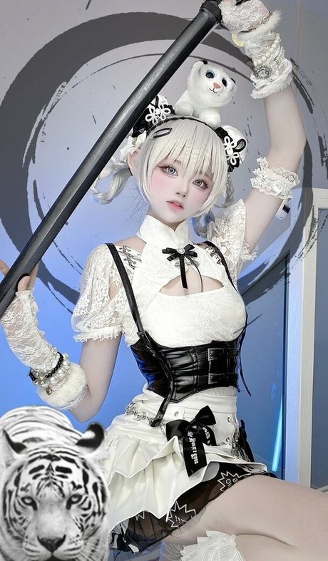 SeeU Cosplay star erotic gallery