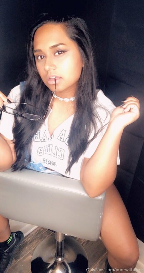 punzwithbunz erotic star image