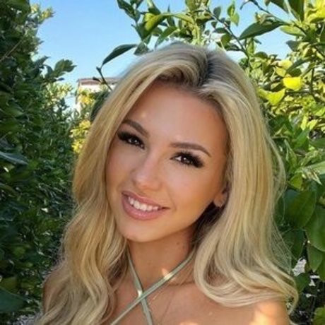 Hollyhansen2001 beautiful actress picture