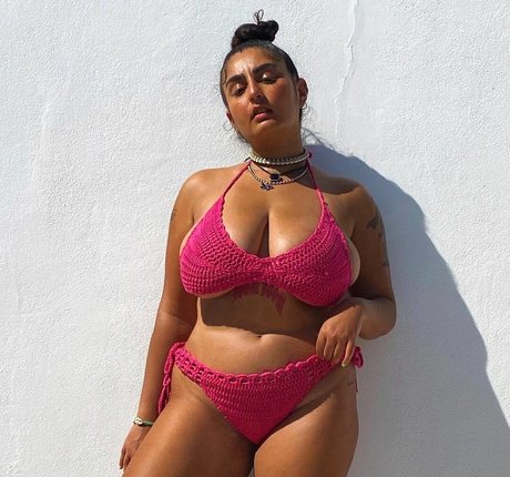 chippynonstopof model top photos