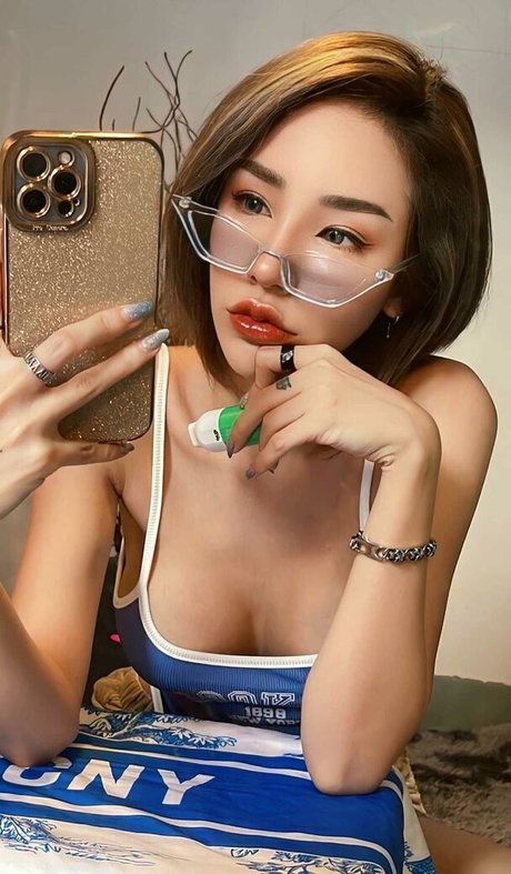 chaly xx model hd image