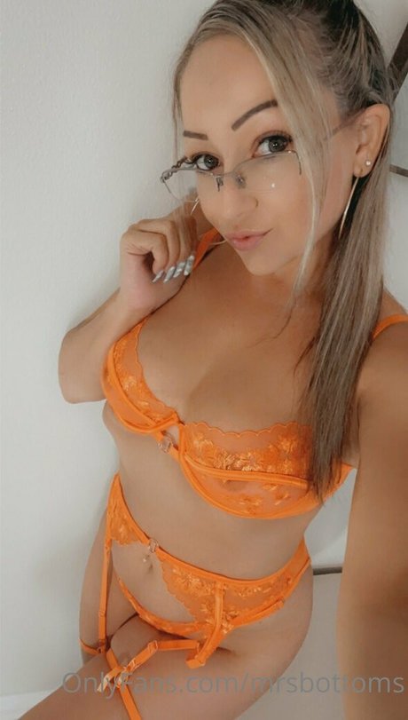 mrsbottoms sexy model pictures