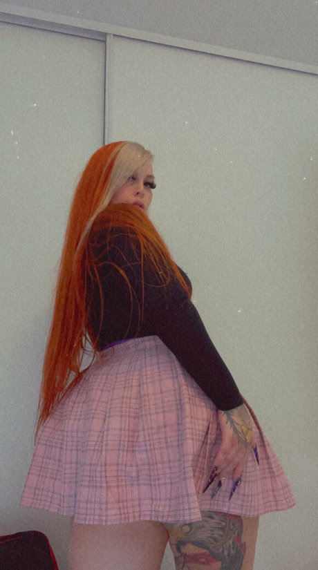 Juicymagx star nude pic