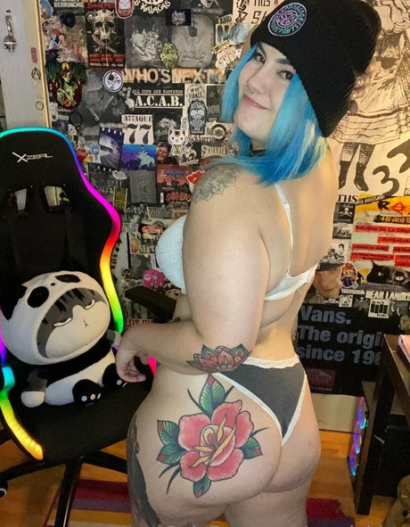 sandyblux pretty model img