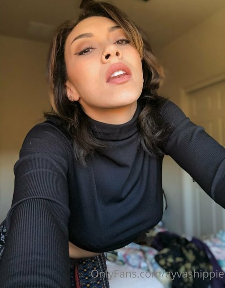 ayvashippie erotic model image
