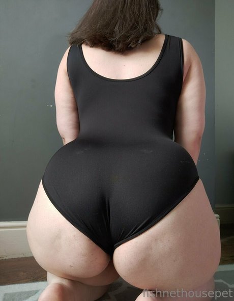 fishnethousepet actress picture