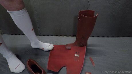 islandermud hot star photo