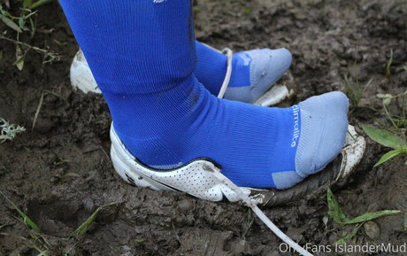 islandermud sexy actress pics