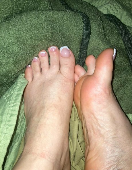 mshollywood100 model naked picture