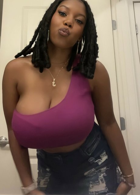 jaduhhbooo art model pics