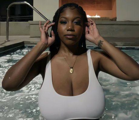 jaduhhbooo star erotic image