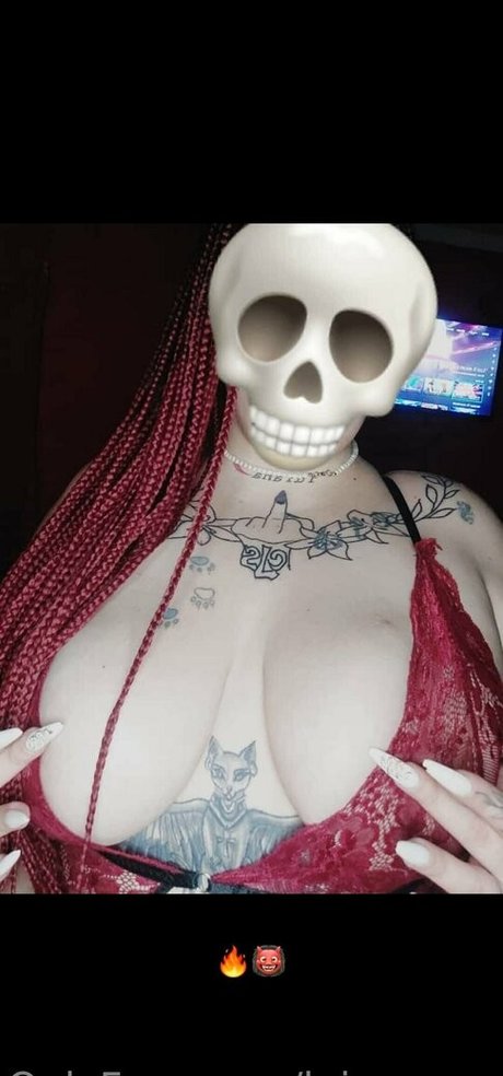 luianaxxx model pornographic images