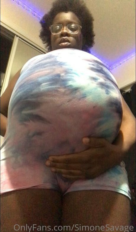 simonesavage model nice picture