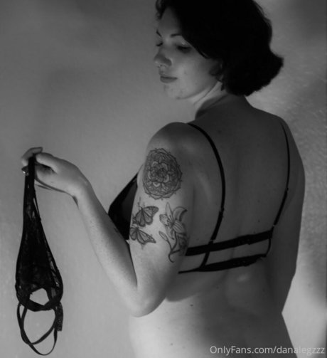 danalegzzz model exclusive picture