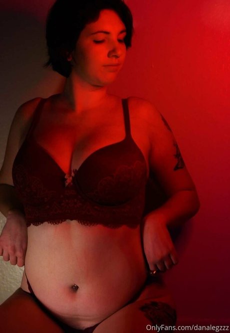 danalegzzz naked actress pictures