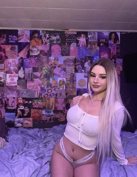 Breezybabes erotic star img