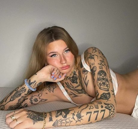 suppblue exclusive model img