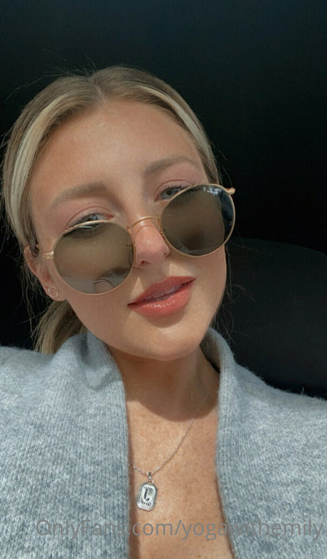 yogawithemily best star pic