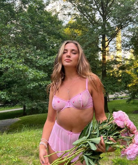 Karina Achaeva high quality actress pictures