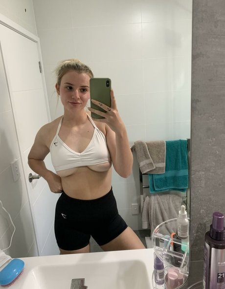 charsuncensored model nude img