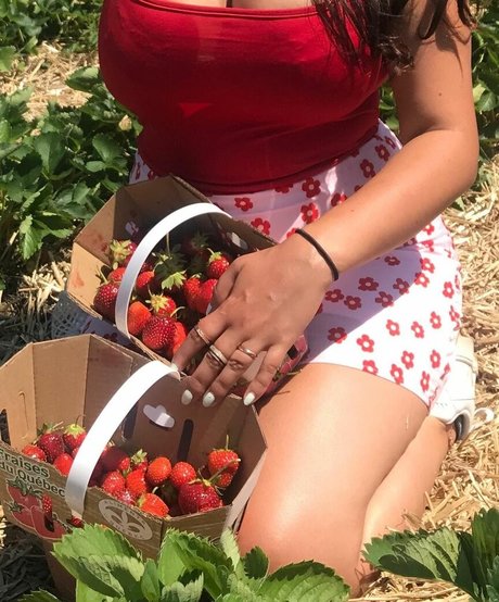 Nada C top model pics