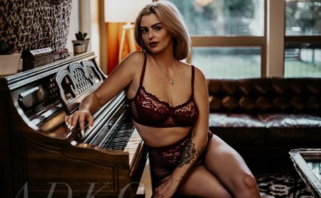 Natalie Rose art pornstar pictures