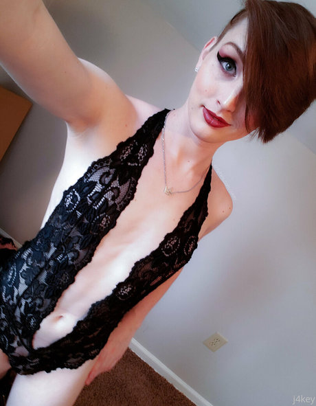 veroticajae hot star pics