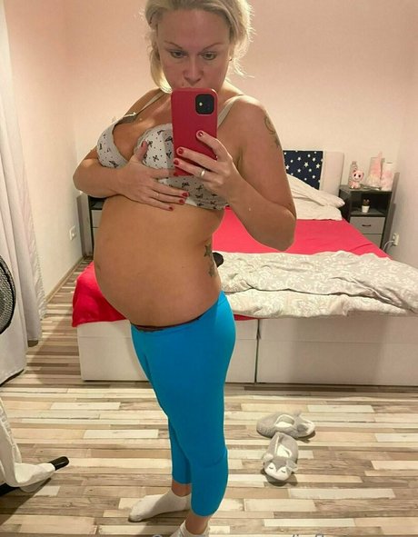 inflationstar model pornographic image