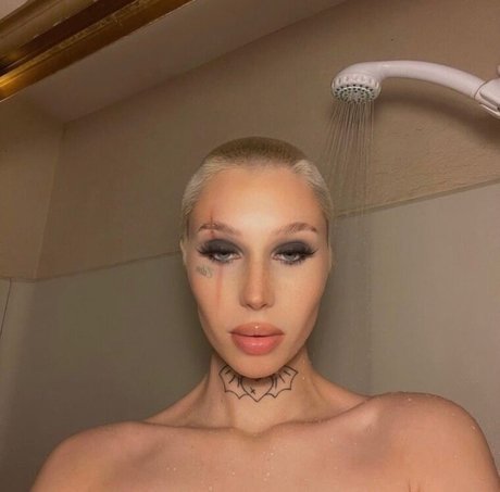 Malory Malibu best star pics