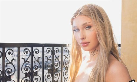 Malory Malibu nude star photos