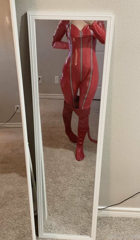 virtuallylewd model erotic pictures