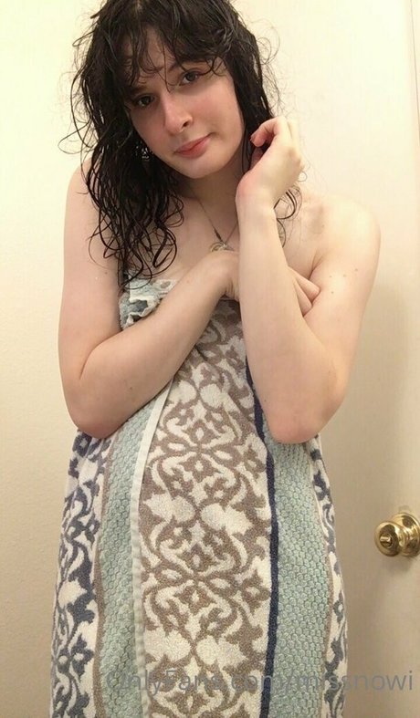 missnowi free star img