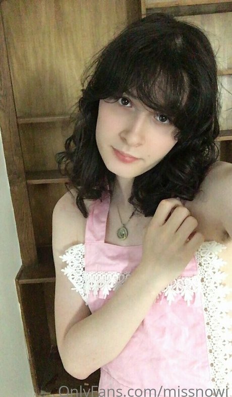 missnowi star naked pic