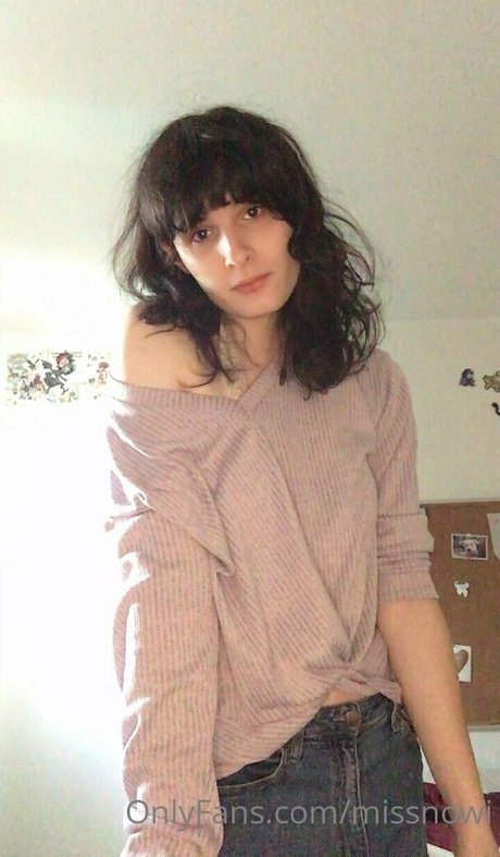 missnowi nude actress pictures