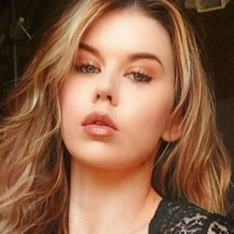 Sophielarissaw art star pics