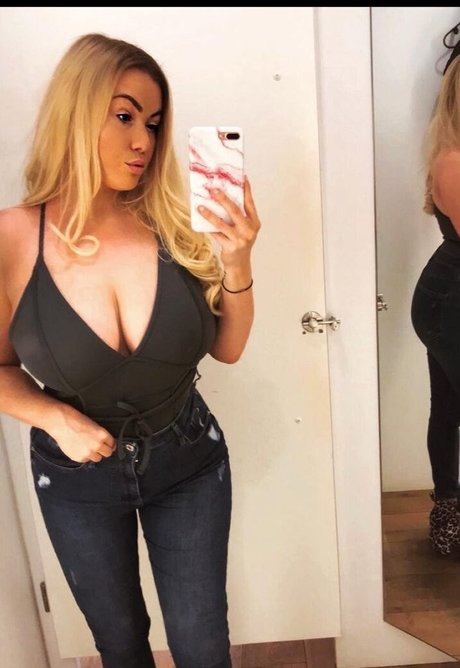 Kendall Rowan Profile pic