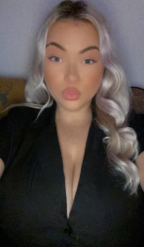 Kendall Rowan adult star pic