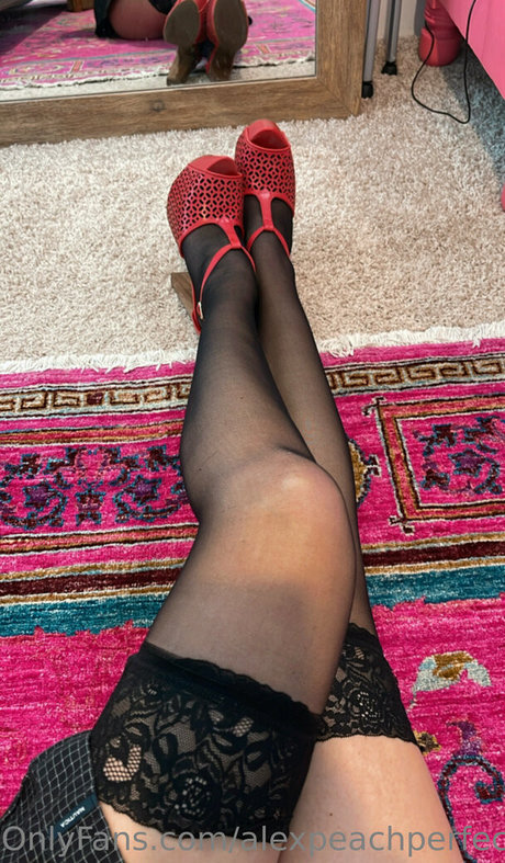 alexpeachperfect model nudes pics