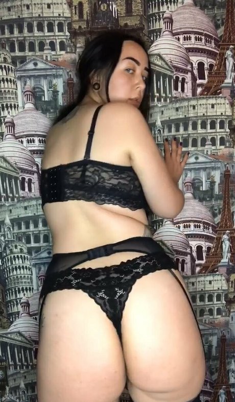 mila1cute pornstar high quality pic