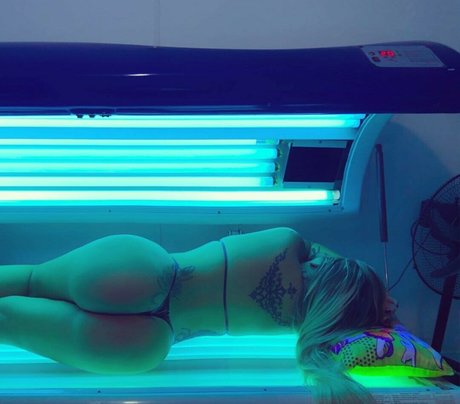 Cintia Yang sexy star photo