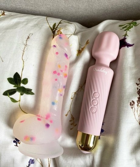 lottieskyee sex pornstar picture