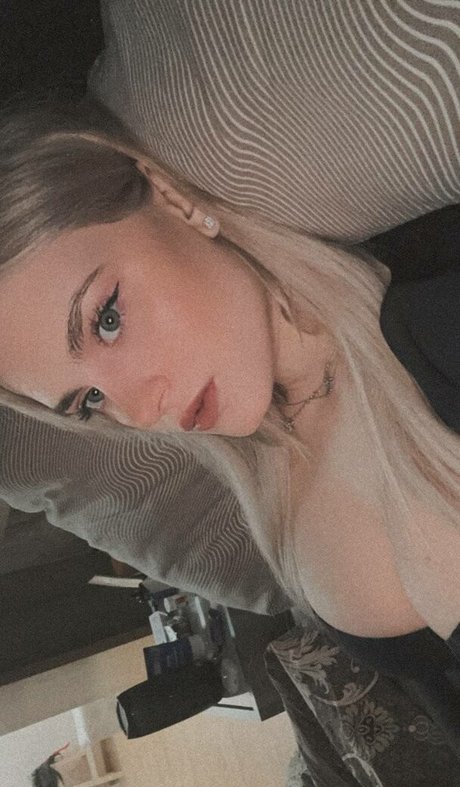 Modestal star naked pic