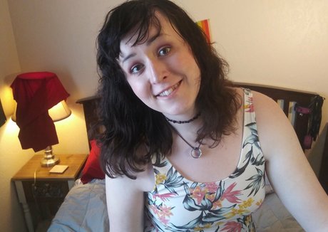 anniebrokely high quality model image