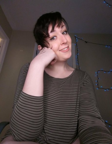 anniebrokely beautiful pornstar pic