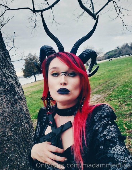 madammedusa sex model images