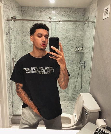 Thuggers World xxx actress images