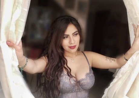 Monica Sacal model pretty image